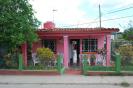 Servicio: Arrenda de habitaciones comunes y dormitorios privados, en casa de familia, en la ciudad de Viñales. Pinar del Rio, Cuba.
